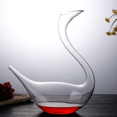 1800ml Glass Wine Decanter Handmade Lead Free Crystal Material Swan Shaped supplier